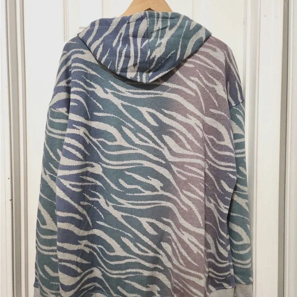 EUC 7 SEVEN Blue and Gray Women's Hoodie Sweater Zebra Print Long Sleeves Comfy! - Picture 2 of 11